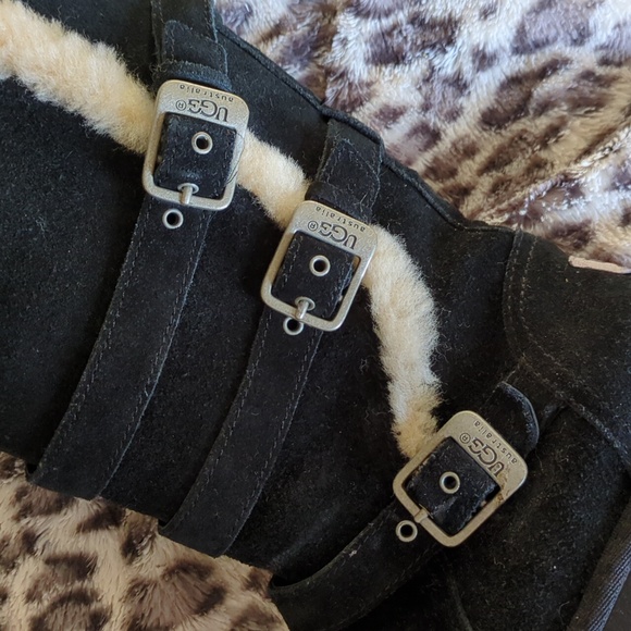 UGG Black and Cream Fur-Lined Buckle Boots 4 Kids Youth / 6 Women - Picture 3 of 6